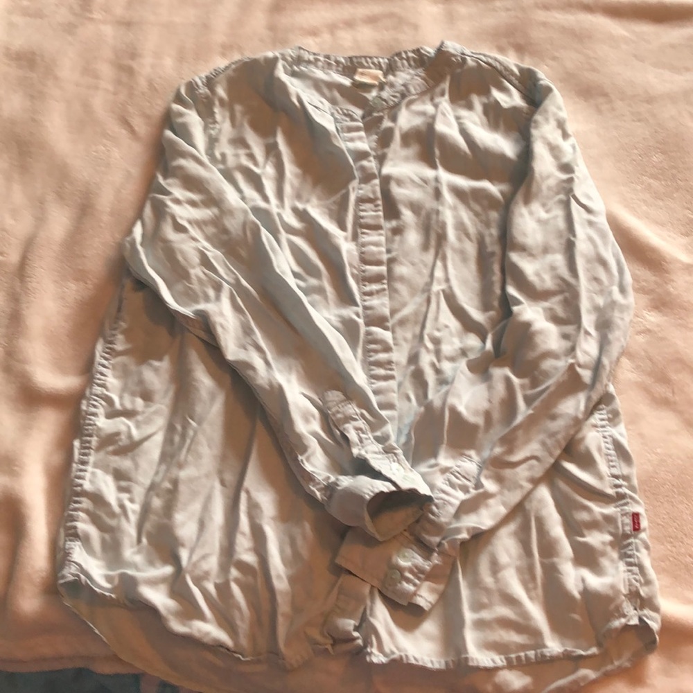 Levi’s Lightweight jean shirt